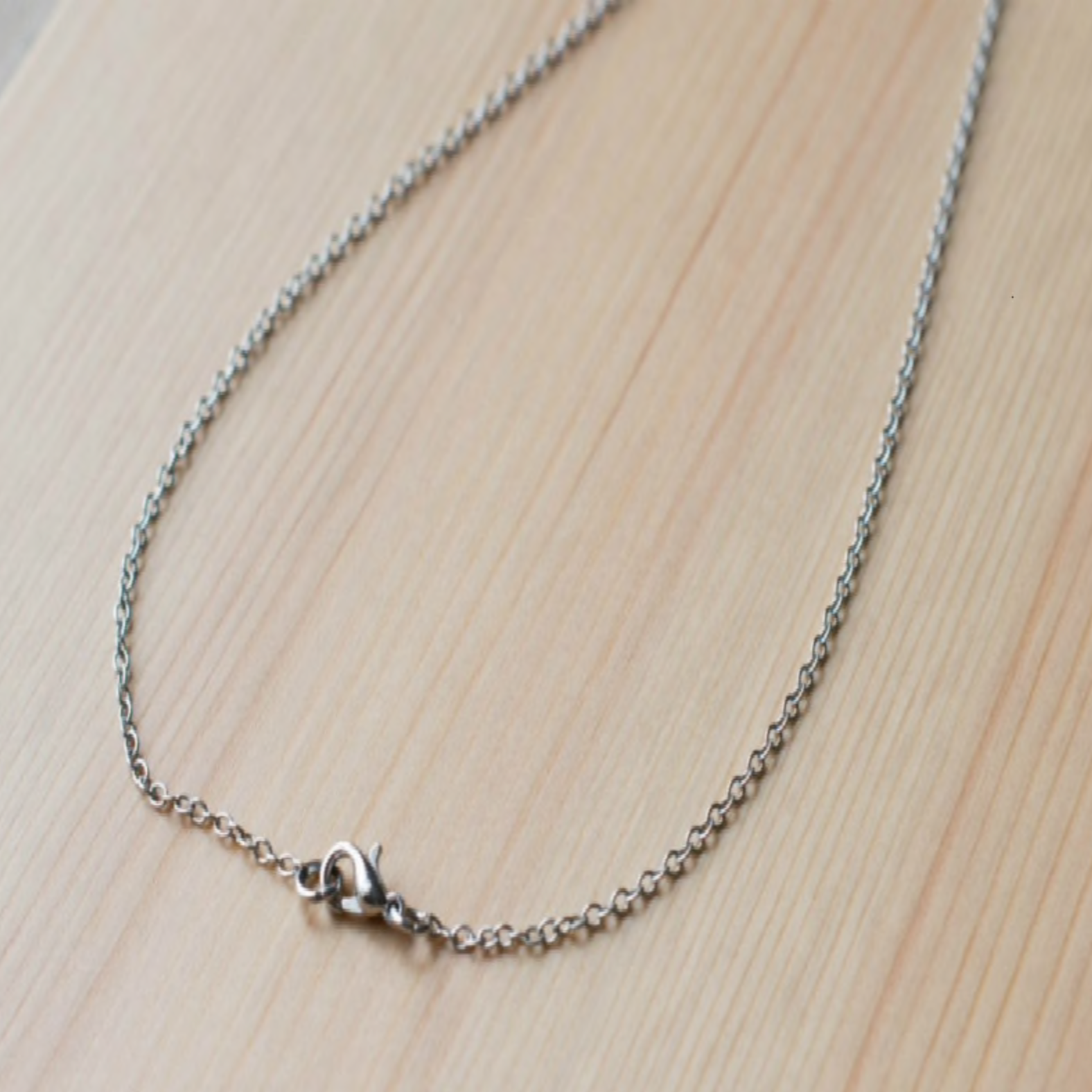 Minimal Triangle Necklace