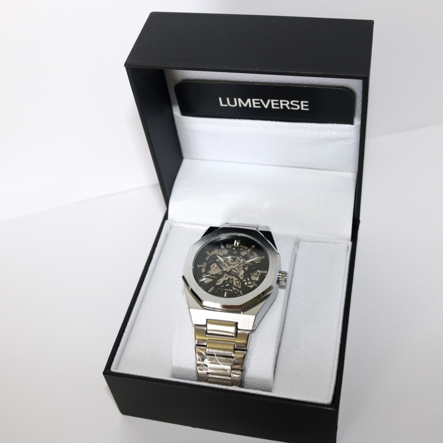Lumeverse Prestige Watch